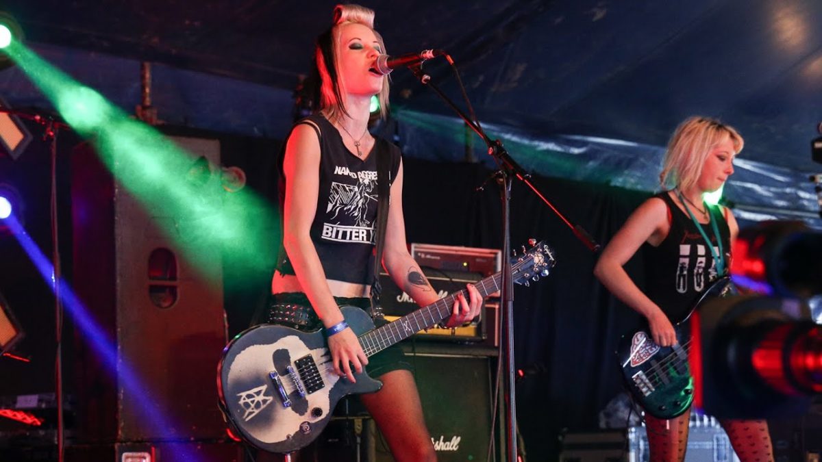 Maid of Ace - Bone Deth (Glastonbury 2015)
