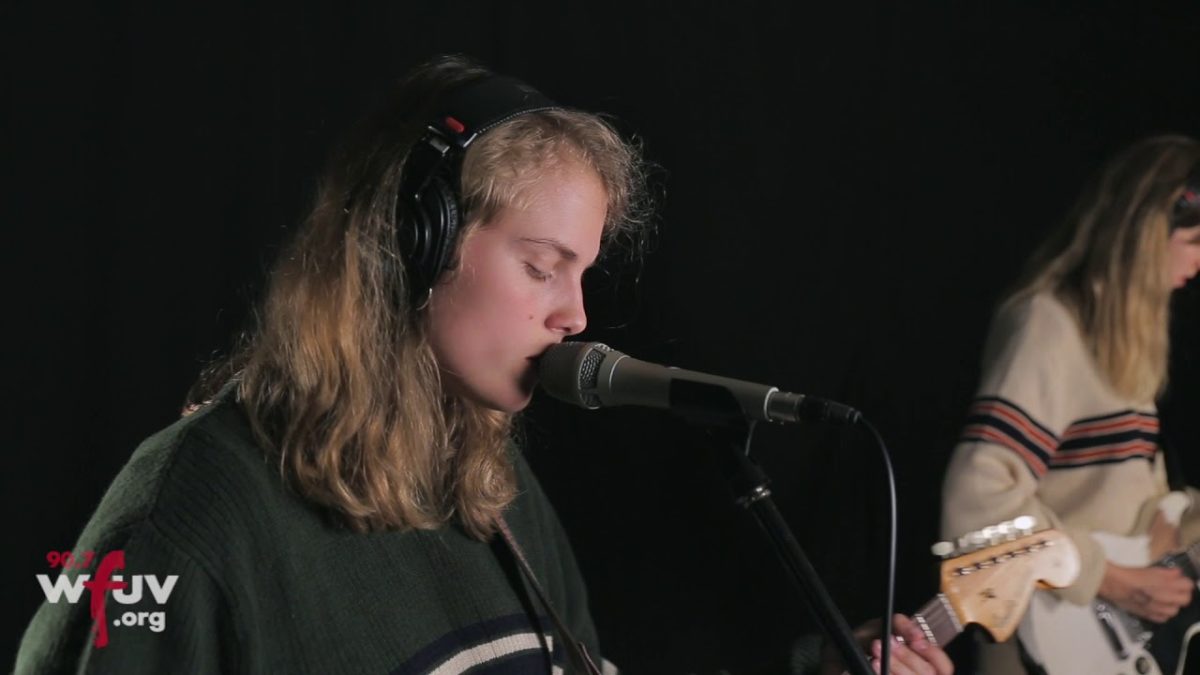 Marika Hackman - "Boyfriend" (Live at WFUV)