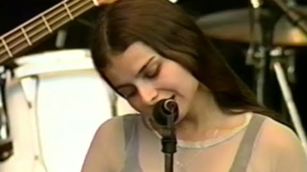 Mazzy Star - Ride It On - 10/2/1994 - Shoreline Amphitheatre (Official)