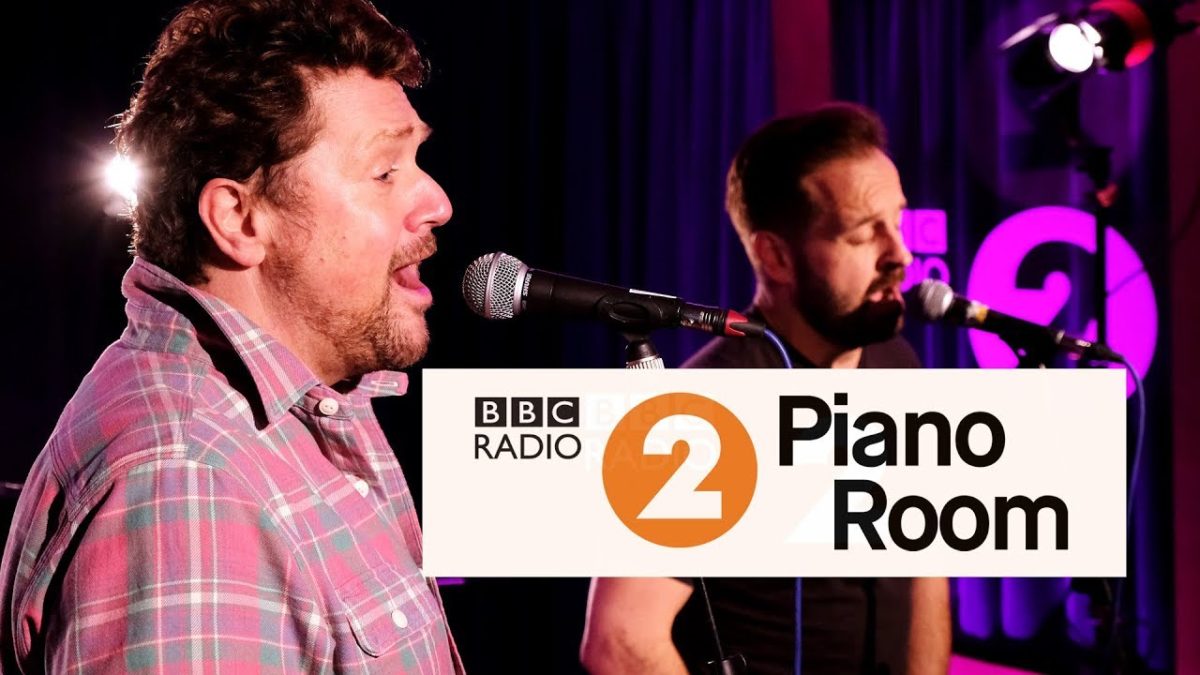 Michael Ball & Alfie Boe - Bring Me Sunshine (Radio 2 Piano's Room)