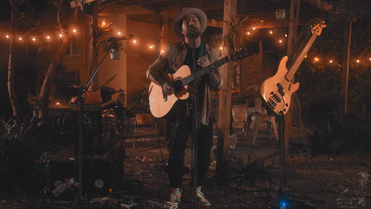 Mihali Performs Acoustic Set For ‘Sugarshack Sessions’