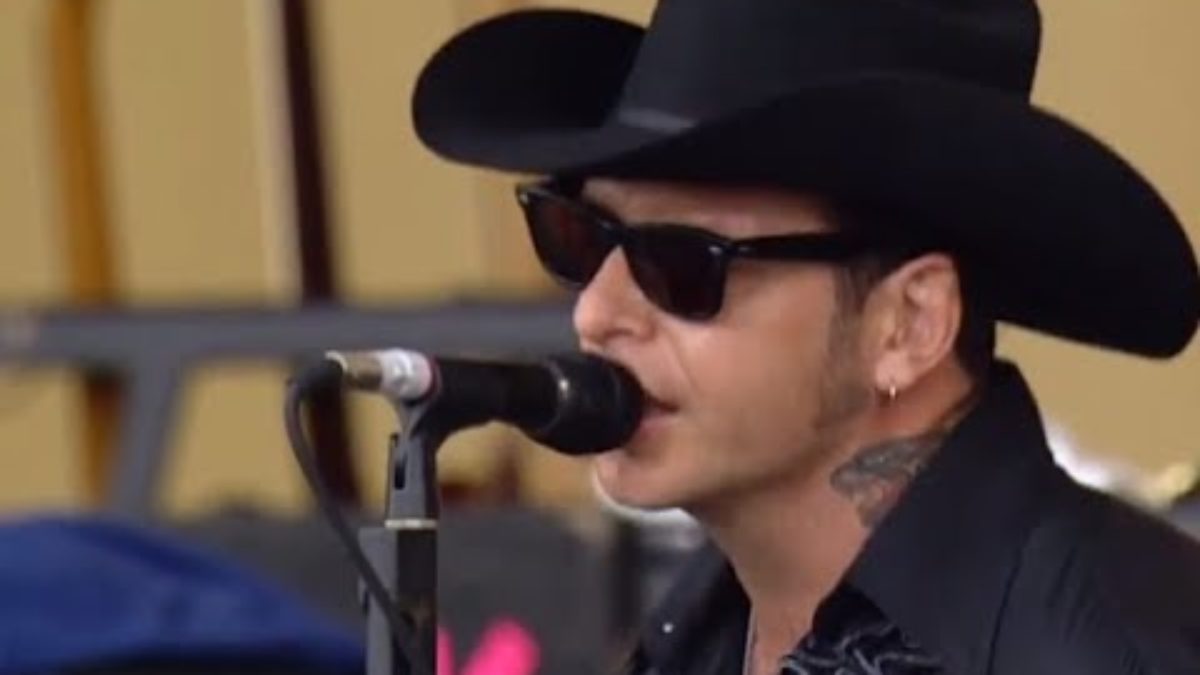 Mike Ness - Charmed Life - 7/25/1999 - Woodstock 99 West Stage (Official)