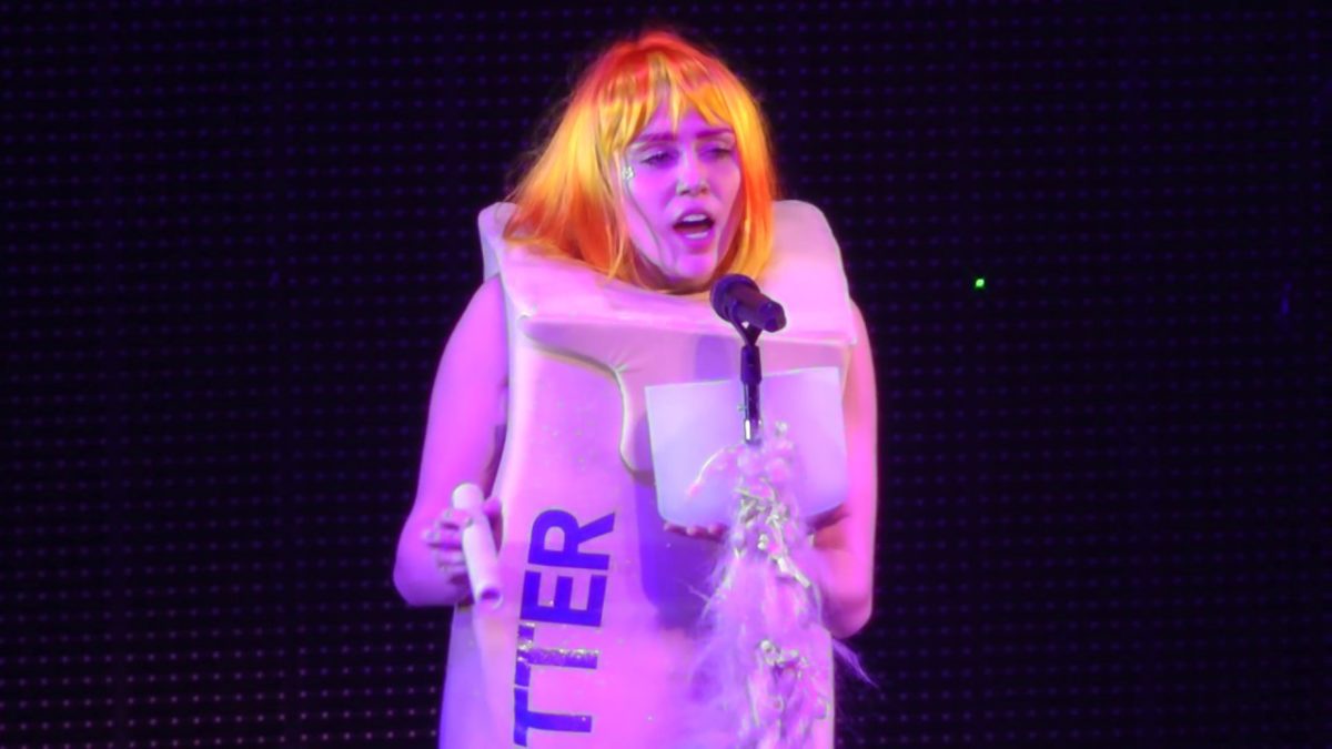 Miley Cyrus & Her Dead Pets - Milky Milky Milk (Philadelphia,Pa) 12.5.15