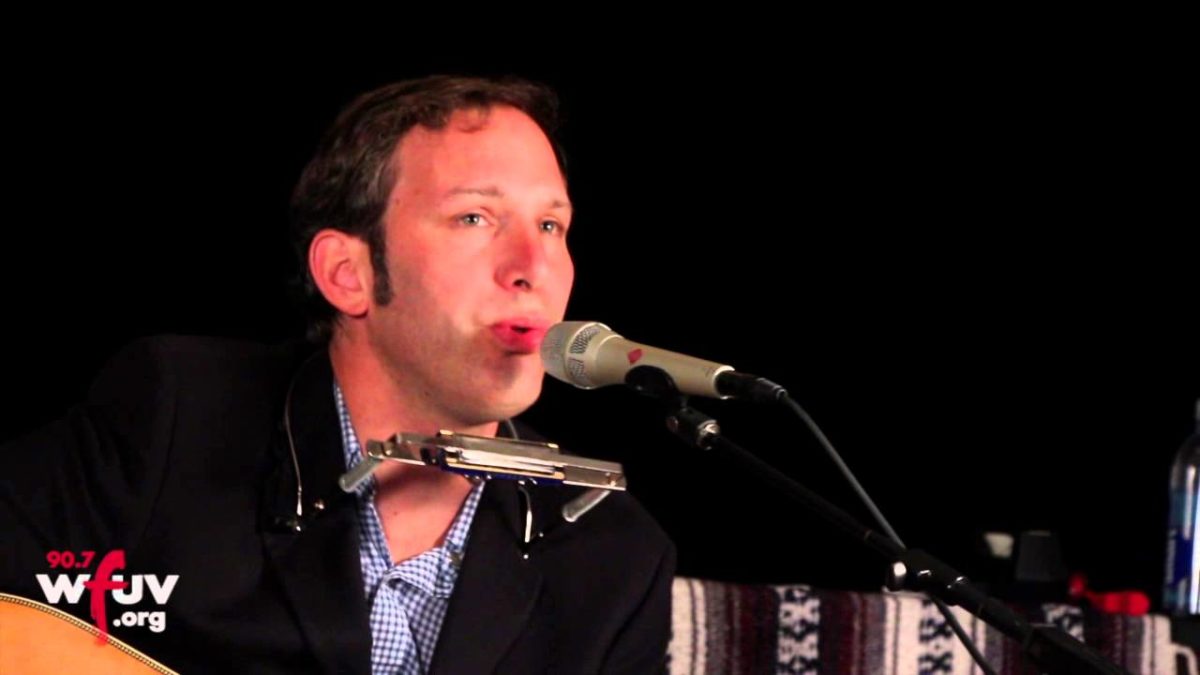 Milton - "Fly in the Night" (Live at WFUV)