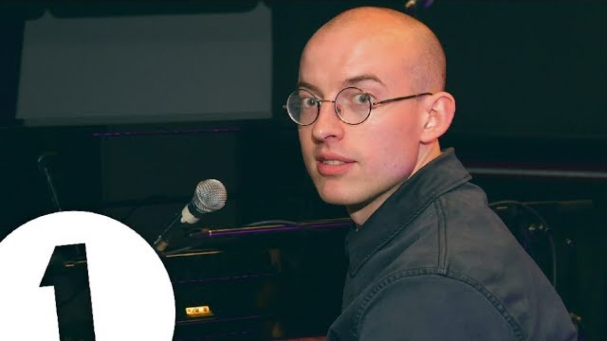 Mr Jukes - From Golden Stars Comes Silver Dew - Radio 1's Piano Sessions