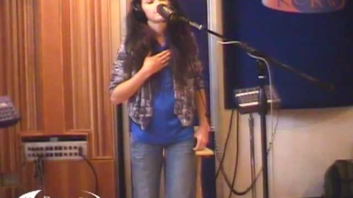 Natalie Walker Performs "Sunday Afternoon" for Morning Becomes Eclectic