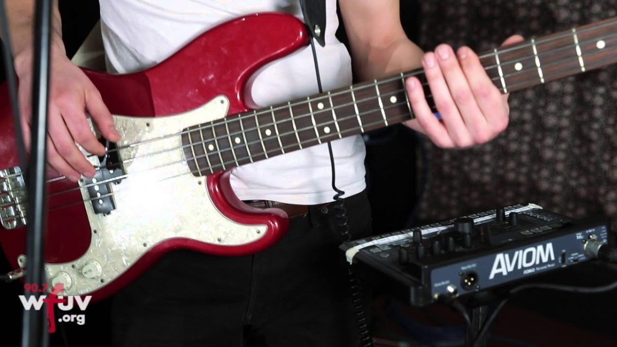 Nico Yaryan - "You Belong To Me" (Live at WFUV)