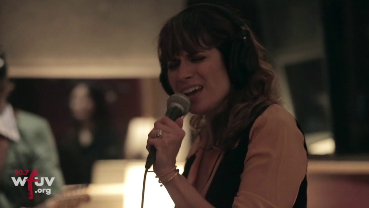 Nicole Atkins - "Listen Up" (Electric Lady Sessions)