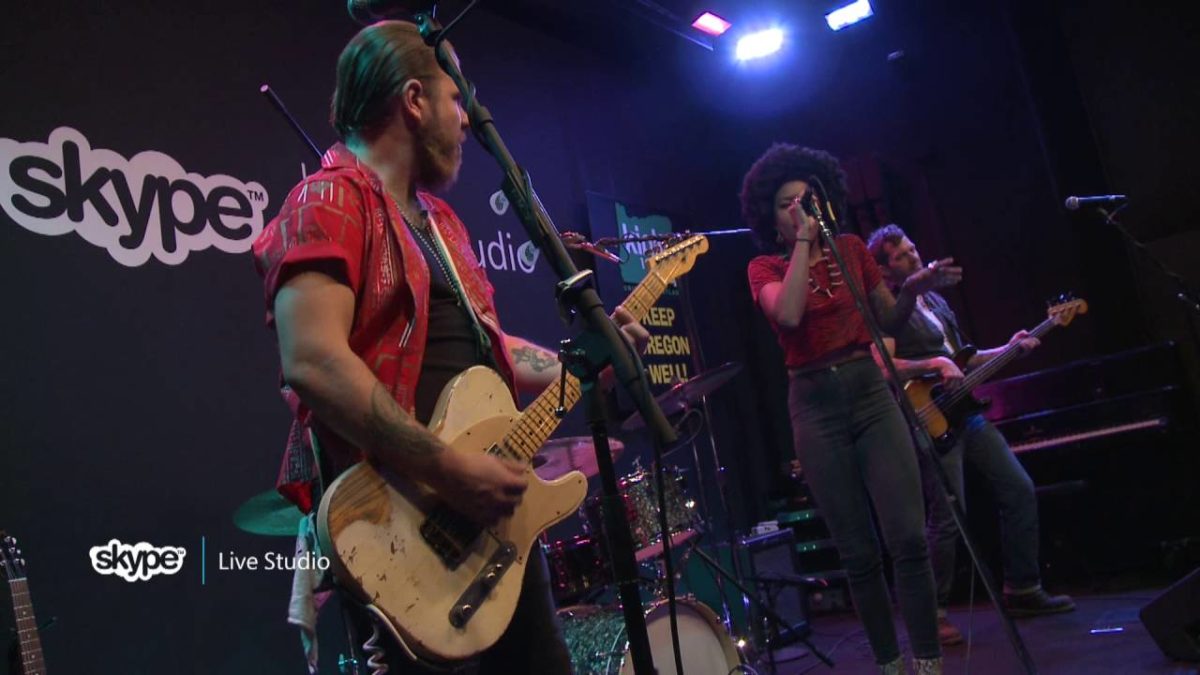 Nikki Hill - Heavy Hearts, Hard Fists (101.9 KINK)