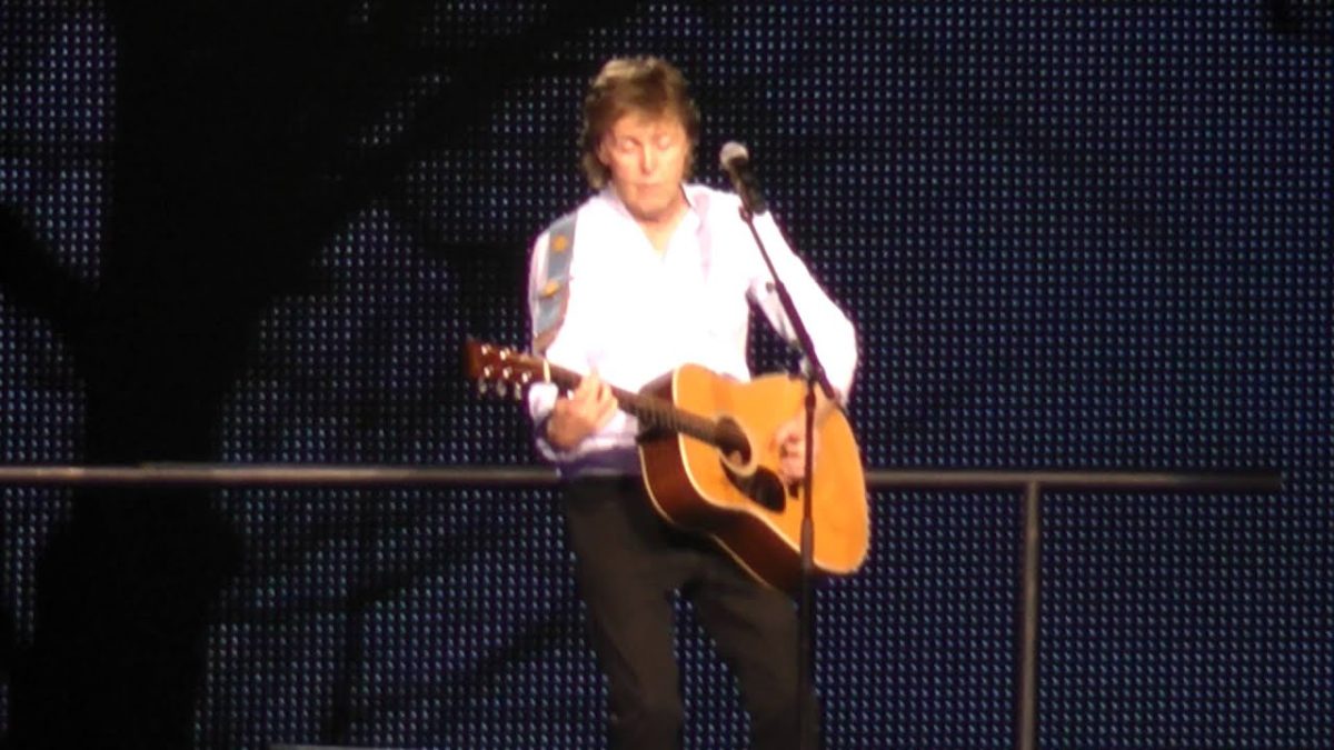 Paul McCartney - Blackbird (Philadelphia,Pa) 6.21.15