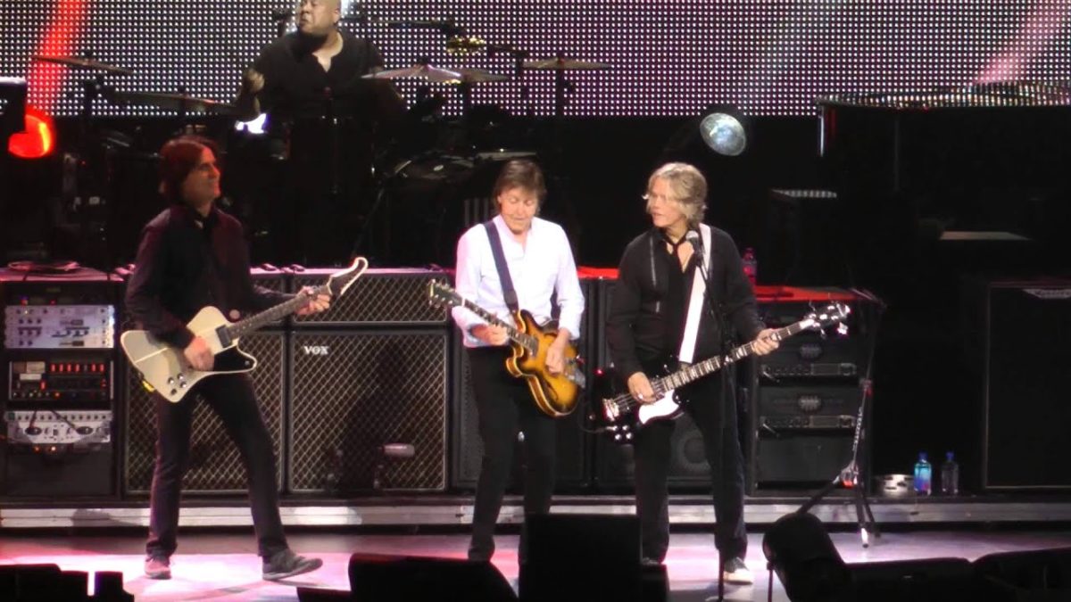 Paul McCartney - Paperback Writer (Philadelphia,Pa) 6.21.15