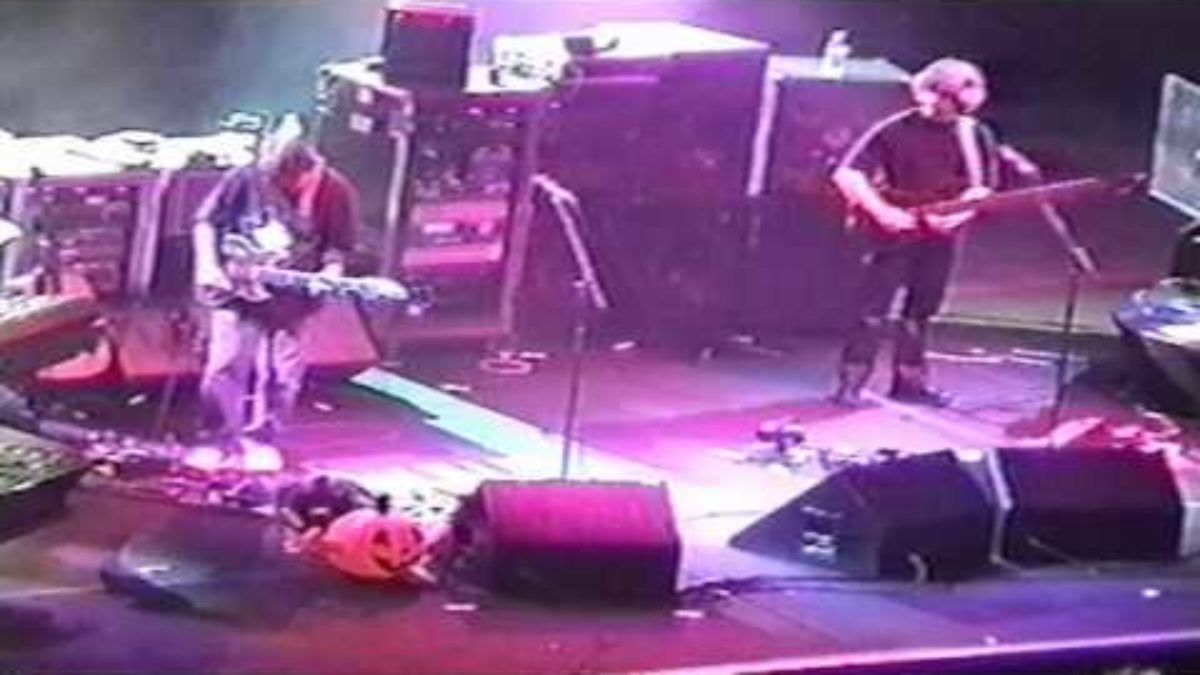 Phish 10.31.98 Thomas & Mack Center, Las Vegas, Nevada Set 3.avi
