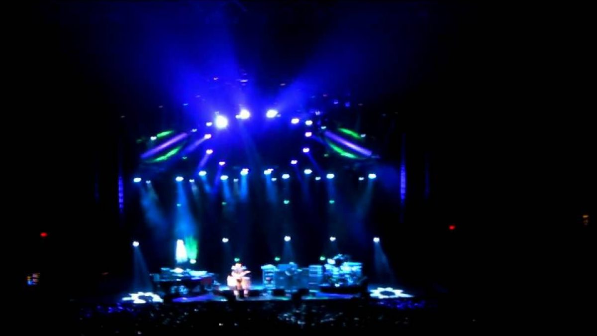 Phish: 7/4/10 Killing in the name ~ Rage Against the Machine cover (HD)
