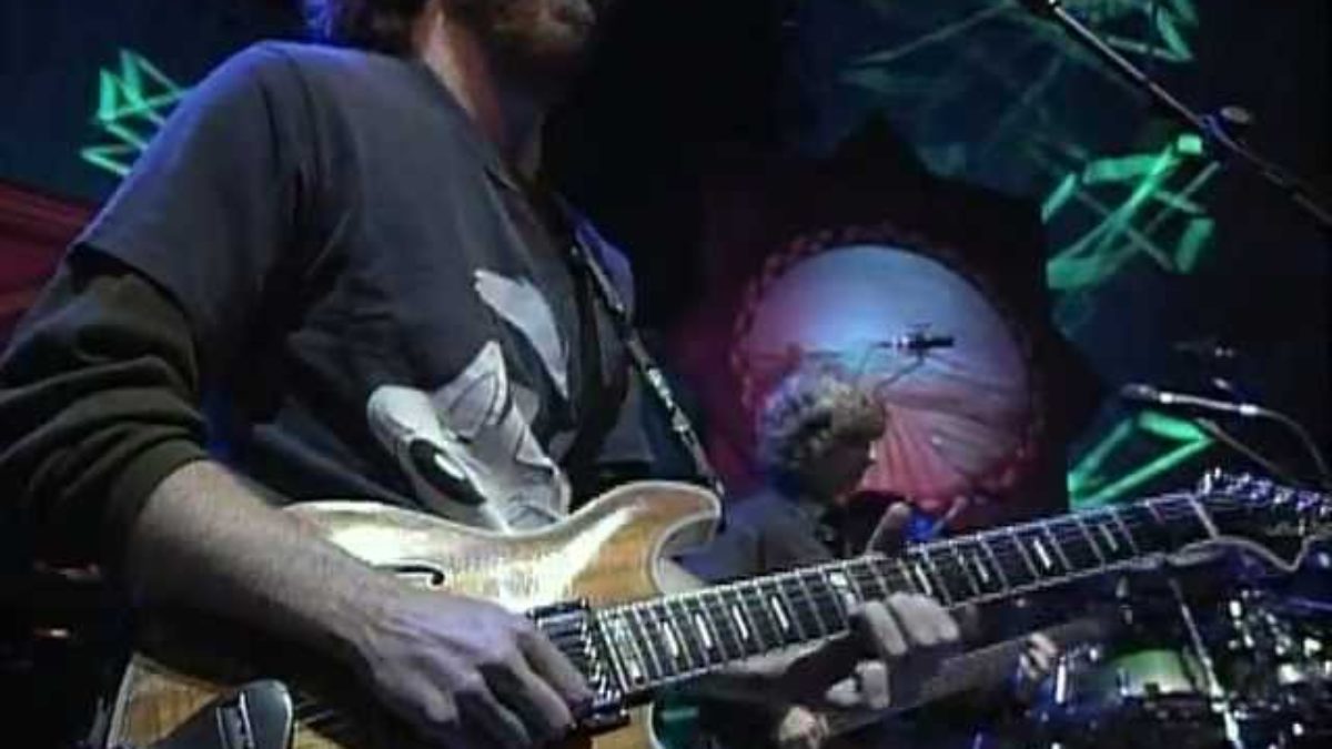 Phish - Farmhouse (Live at Farm Aid 1998)