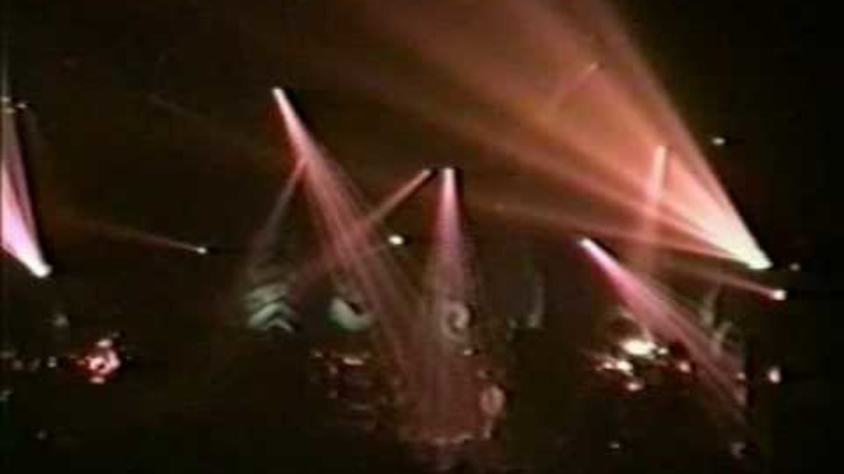 Phish - Weekapaug Groove pt1 - 8 - 11 - 1993 - Remastered Audio
