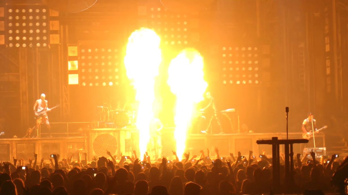 Rammstein - Du Hast (Wells Fargo Center) Philadelphia,Pa 4.26.12