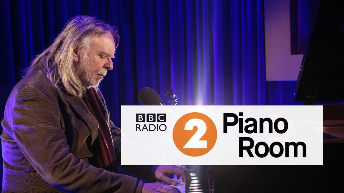 Rick Wakeman - Space Oddity (David Bowie tribute - Radio 2's Piano Room)