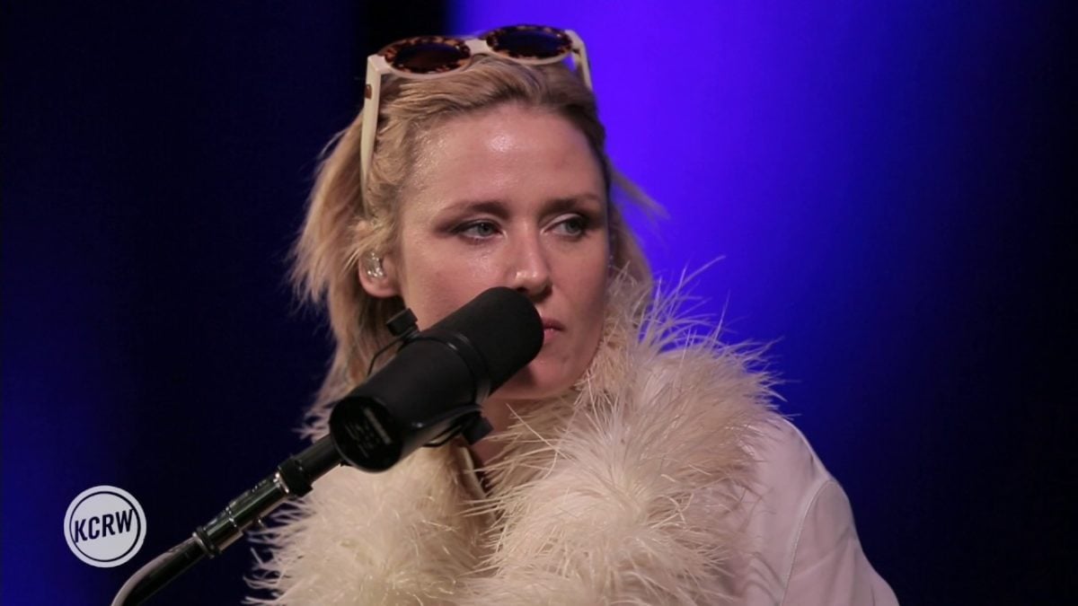 Róisín Murphy performing "Evil Eyes" Live on KCRW
