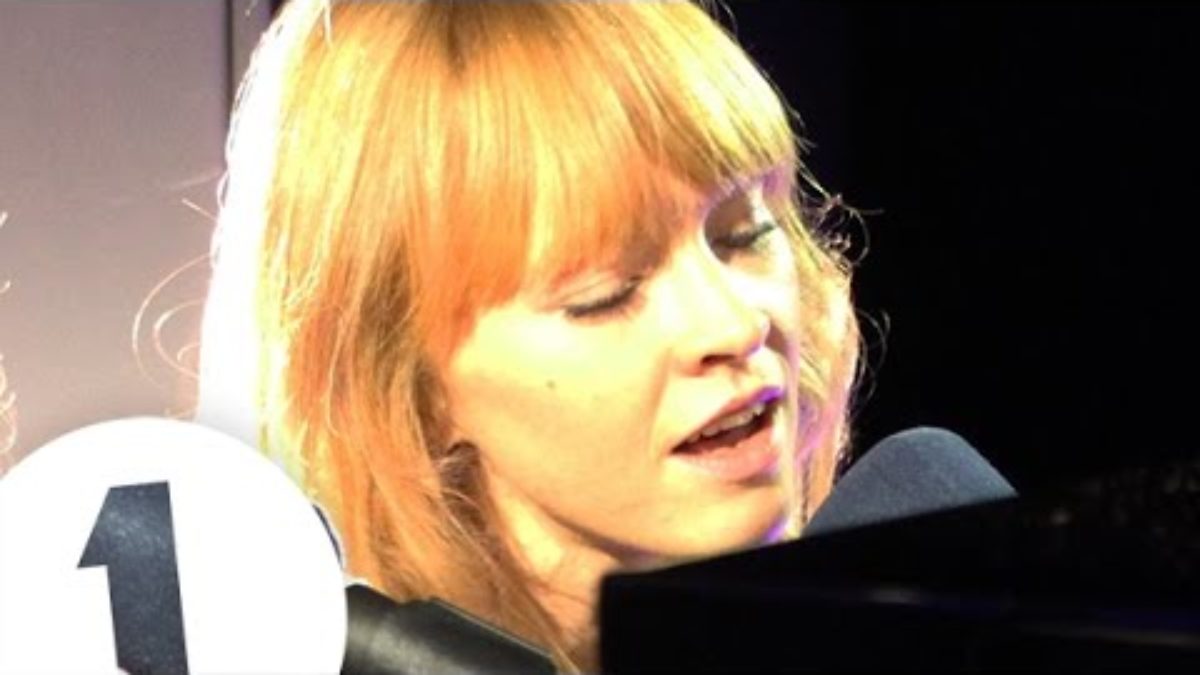 Lucy Rose - What A Wonderful World (by Louis Armstrong) - Radio 1's Piano Sessions
