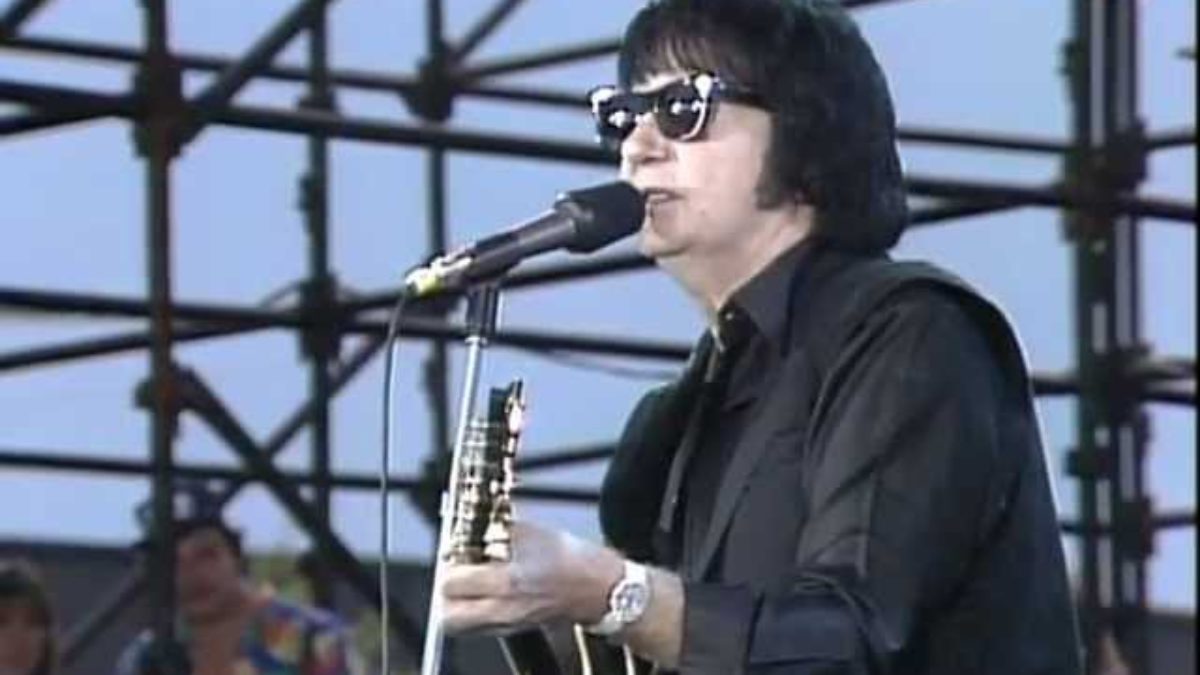 Roy Orbison - Crying (Live at Farm Aid 1985)