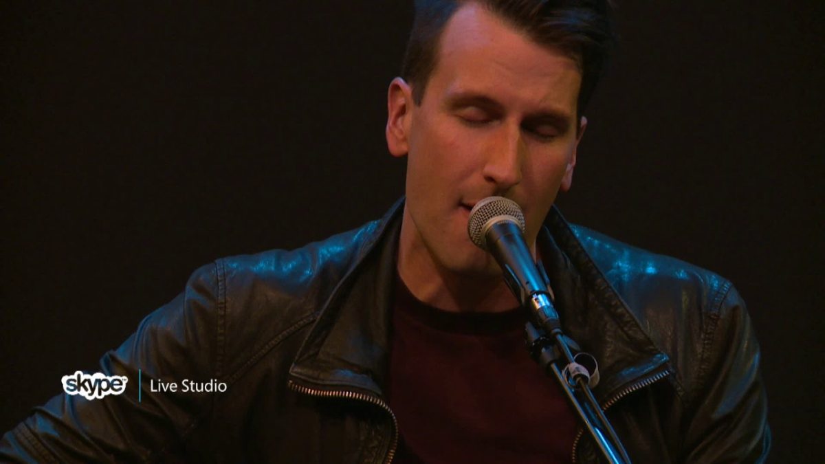 Russell Dickerson - Yours (98.7 THE BULL)