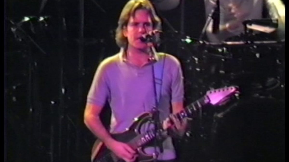 Grateful Dead Henry J Kaiser Convention Center, Oakland, CA 12/28/86 Almost Complete Show