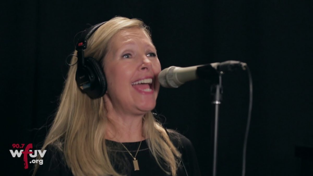 Saint Etienne - "Take It All In" (Live at WFUV)