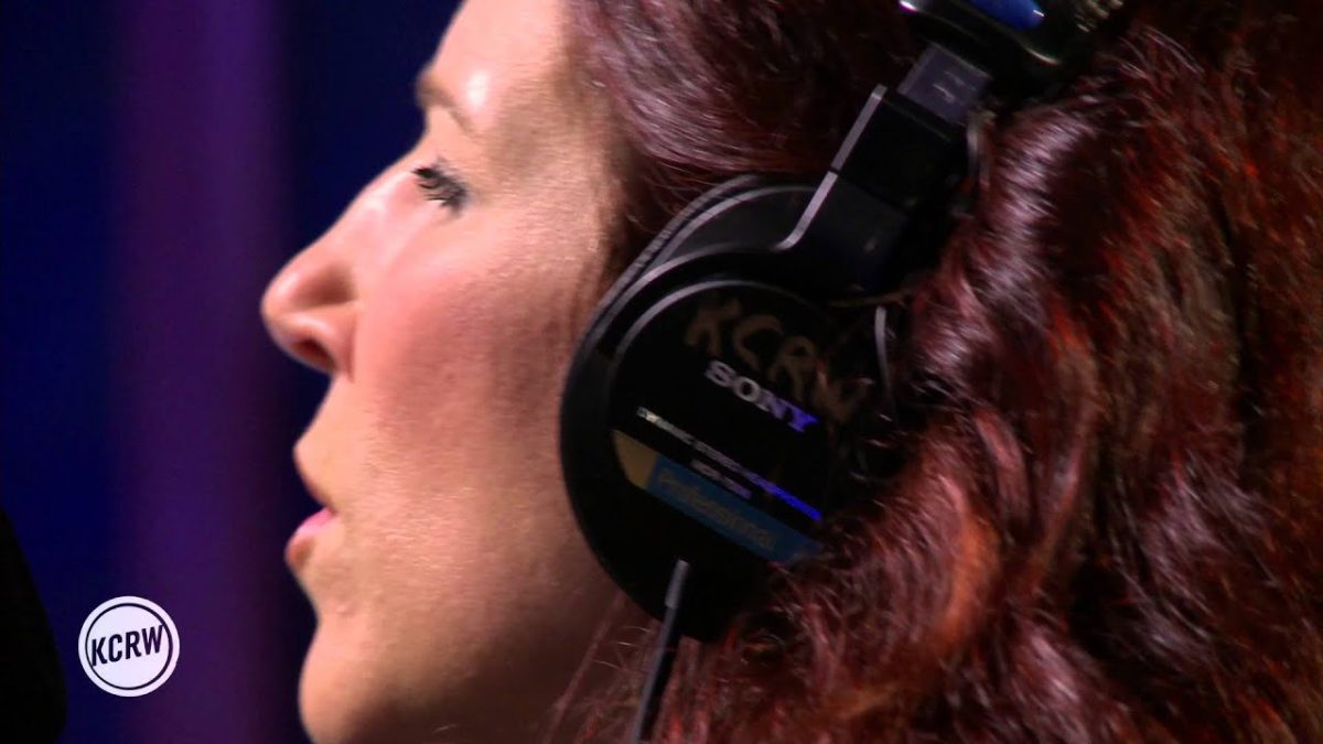 Shana Halligan performing "Illuminate" Live on KCRW