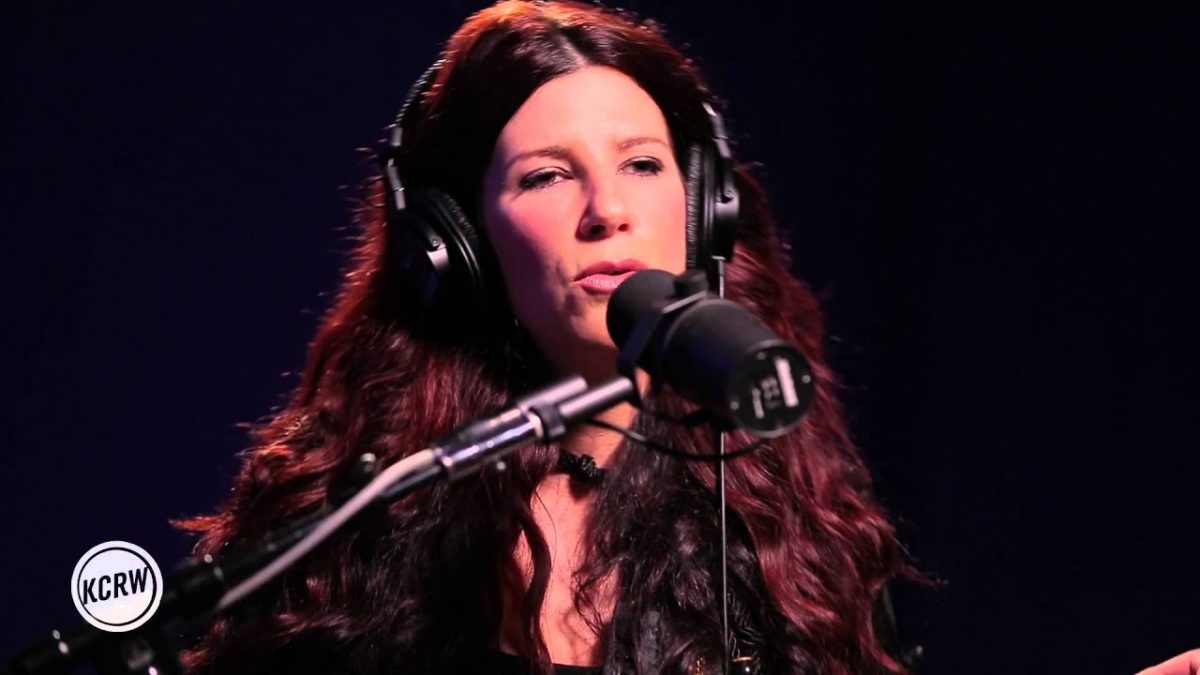Shana Halligan performing "Something Real" Live on KCRW