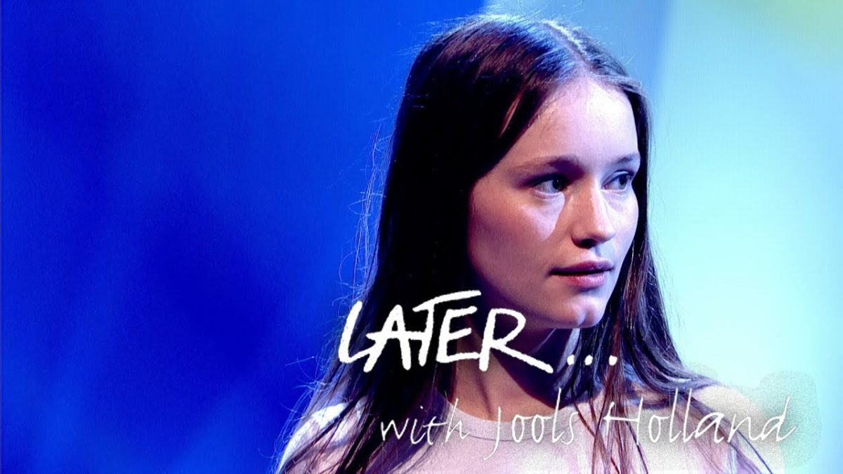 Sigrid performs High Five on Later... with Jools Holland