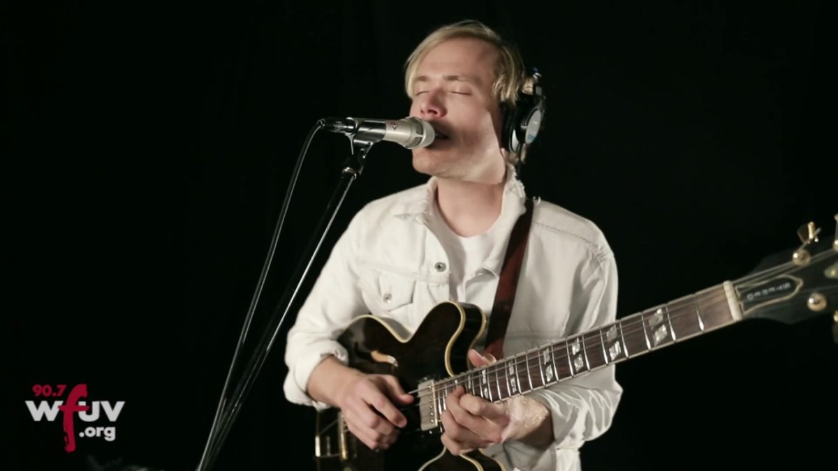 Slow Dancer - "It Goes On" (Live at WFUV)