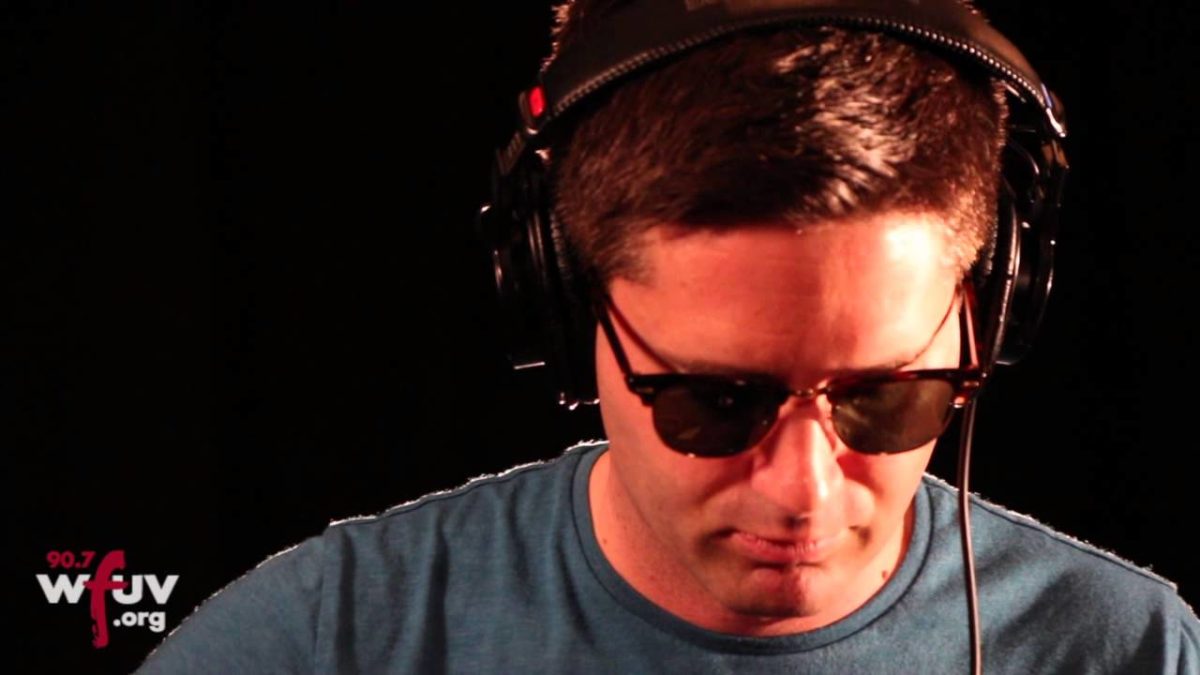 Still Corners - "Going Back to Strange" (Live at WFUV)