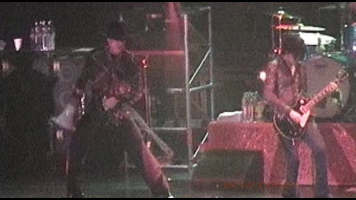Stone Temple Pilots: "Crackerman" Live 10/21/00 Dayton, OH