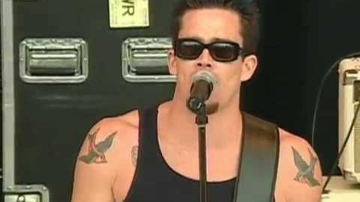 Sugar Ray - Falls Apart - 6/18/1999 - Shoreline Amphitheatre (Official)