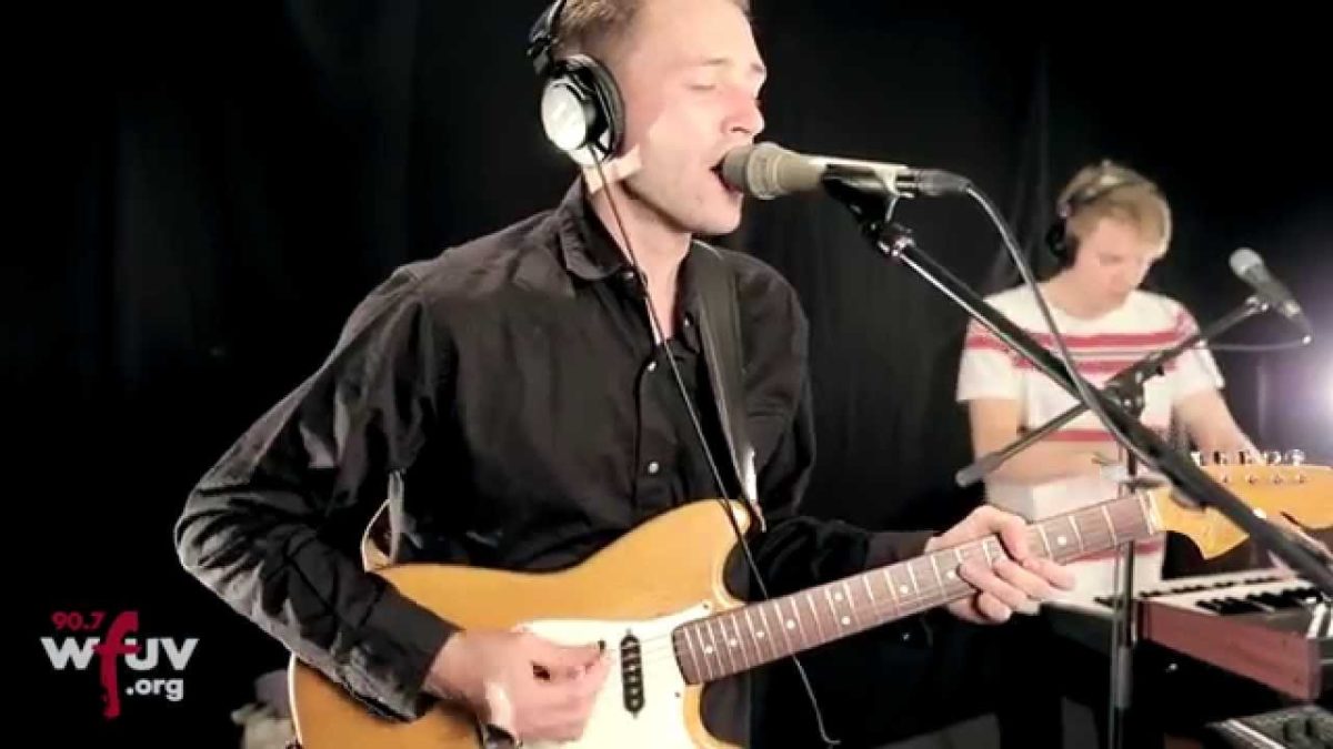 Teleman - "Skeleton Dance" (Live at WFUV)