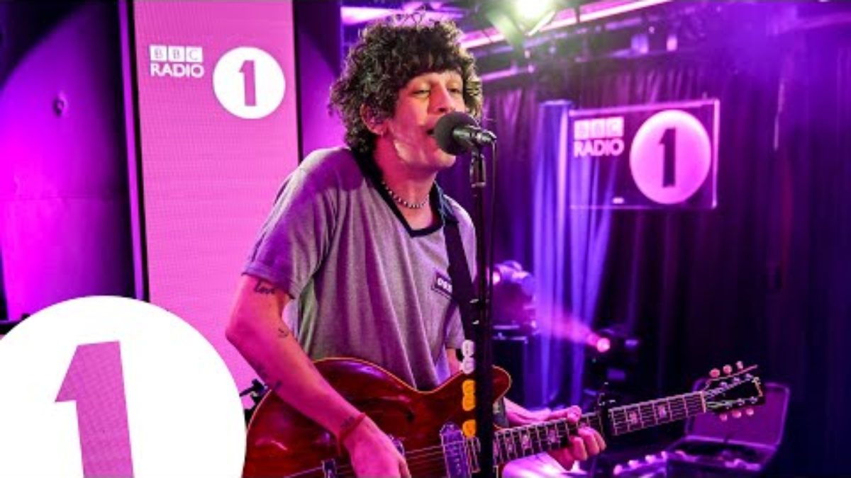 The 1975 - Me & You Together Song (Hottest Record Live)