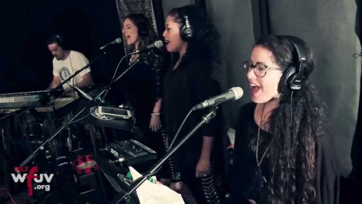The Arcs - "Outta My Mind" (Live at WFUV)