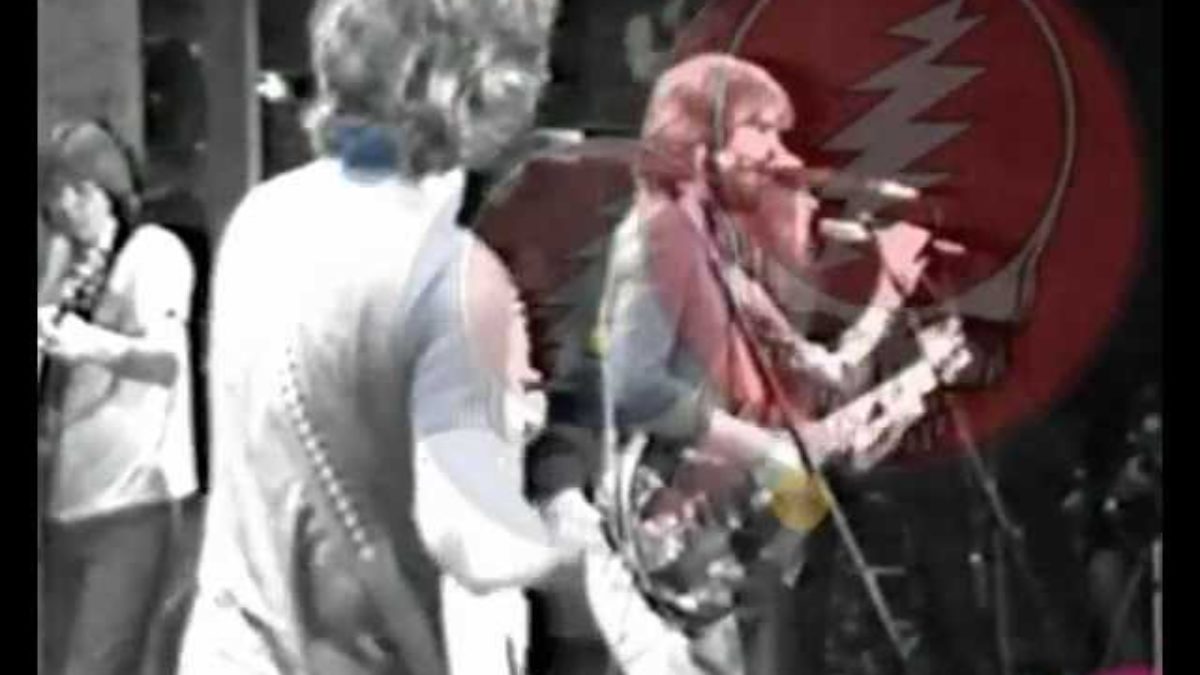 The Deal (set end) - Grateful Dead - 4-26-1977 Passaic, NJ set1-09