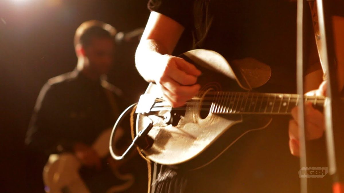 The Lone Bellow — 'Button' (Live)