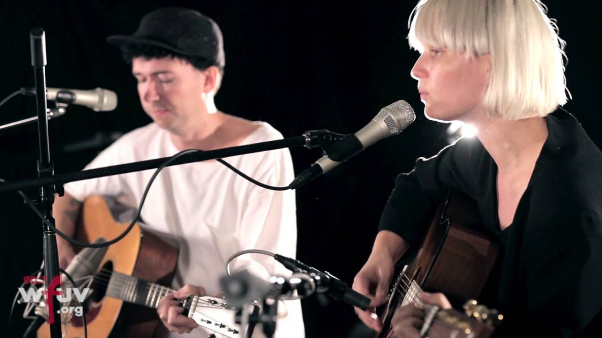 The Raveonettes - "Railroad Tracks" (Live at WFUV)