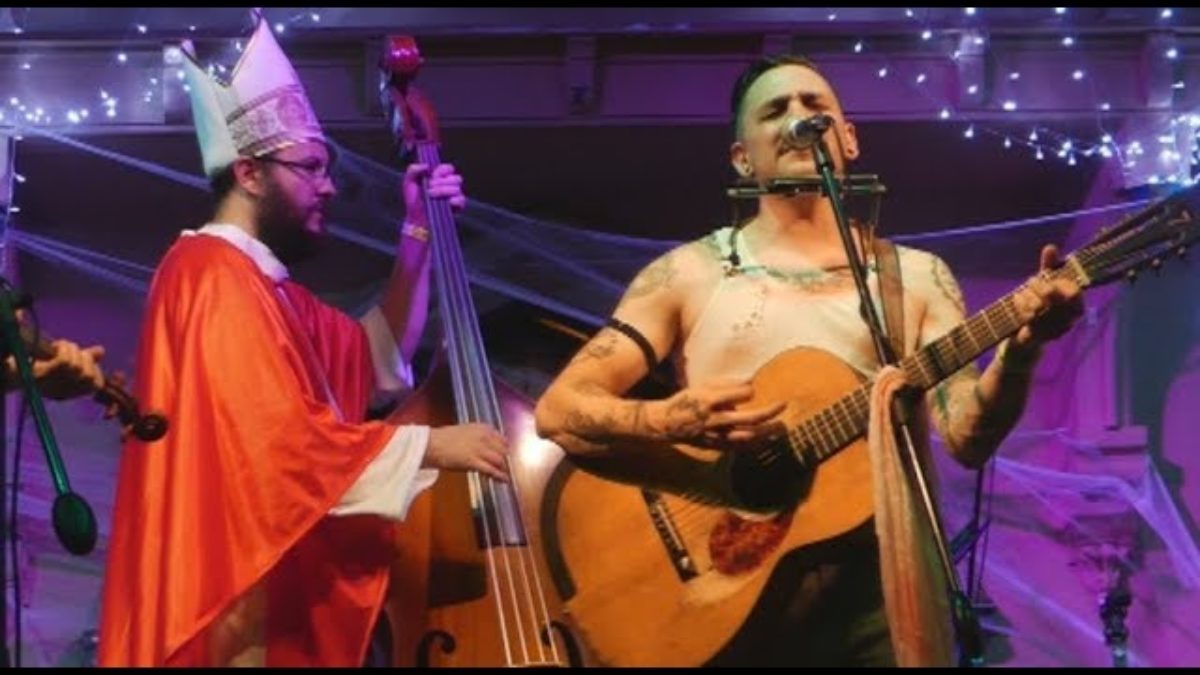 The Tillers: "Lantern Lullaby" Live 10/26/19 Newport, KY