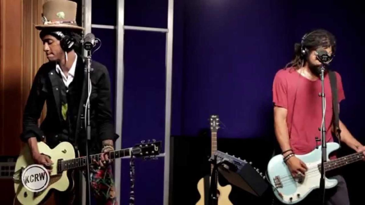 The Very Best performing "Makes A King" Live on KCRW