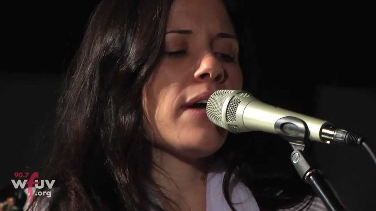 The Wandering - "Love, Life and Money" (Live at WFUV)