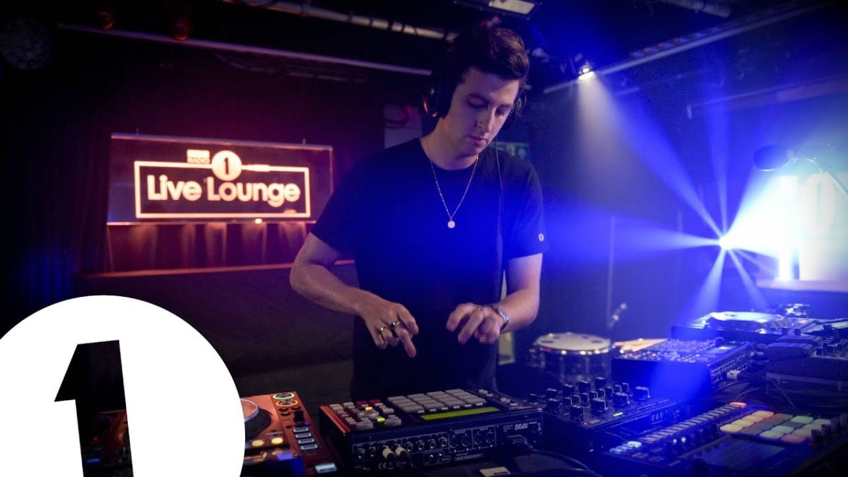The xx perform Dangerous in the Live Lounge