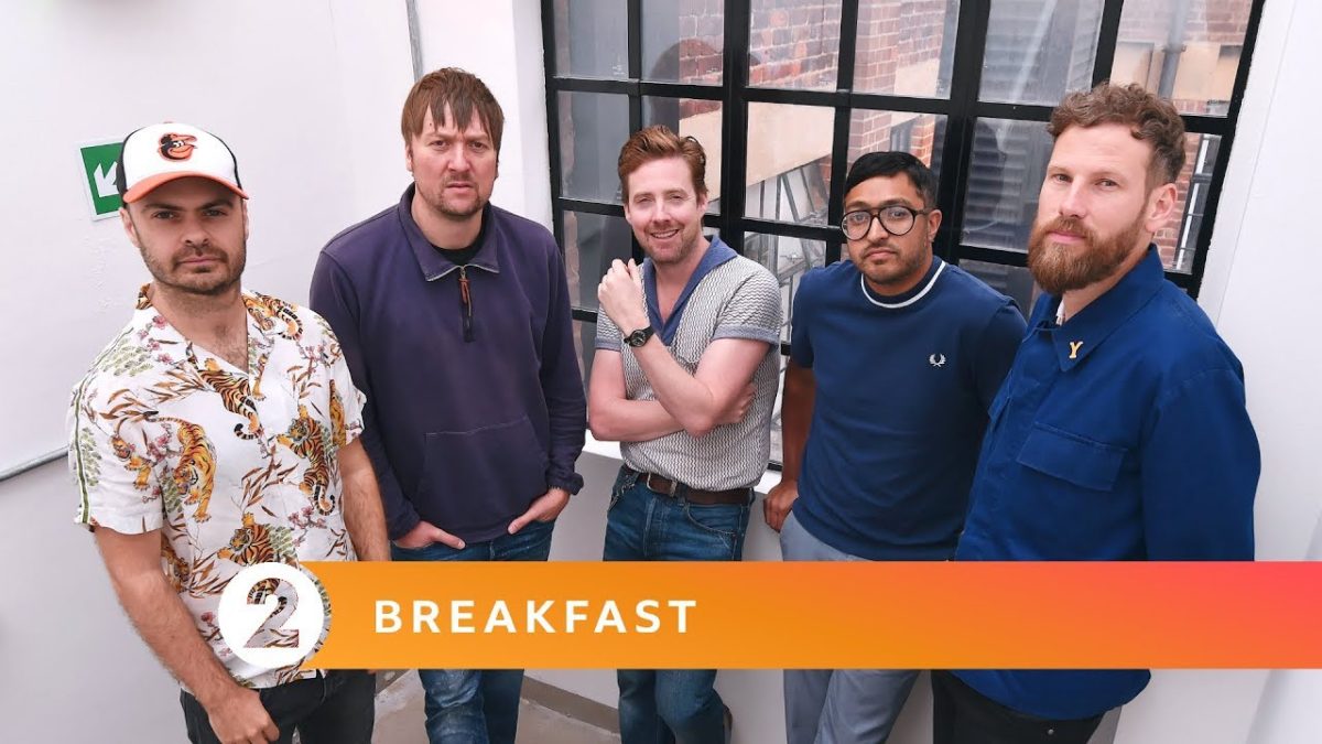 Kaiser Chiefs - Nothing Breaks Like A Heart (Mark Ronson ft Miley Cyrus) Radio 2 Breakfast