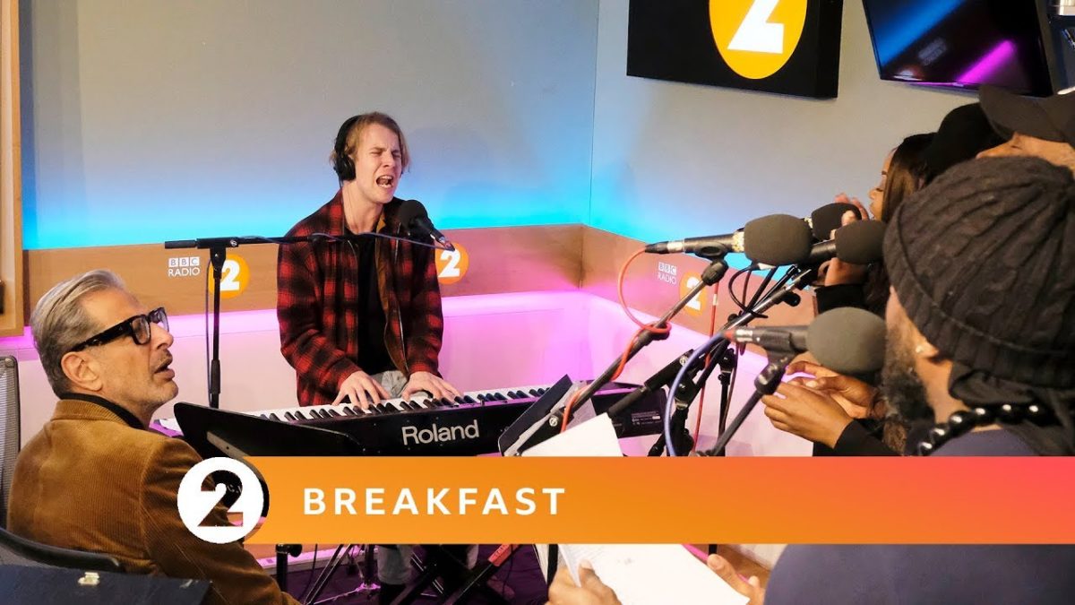 Tom Odell - Piano Man (Billy Joel cover) Radio 2 Breakfast