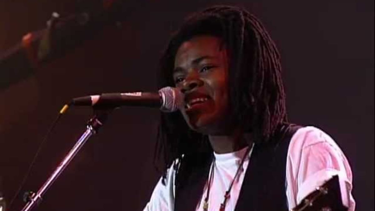 Tracy Chapman - Woman's Work (Live at Farm Aid 1992)