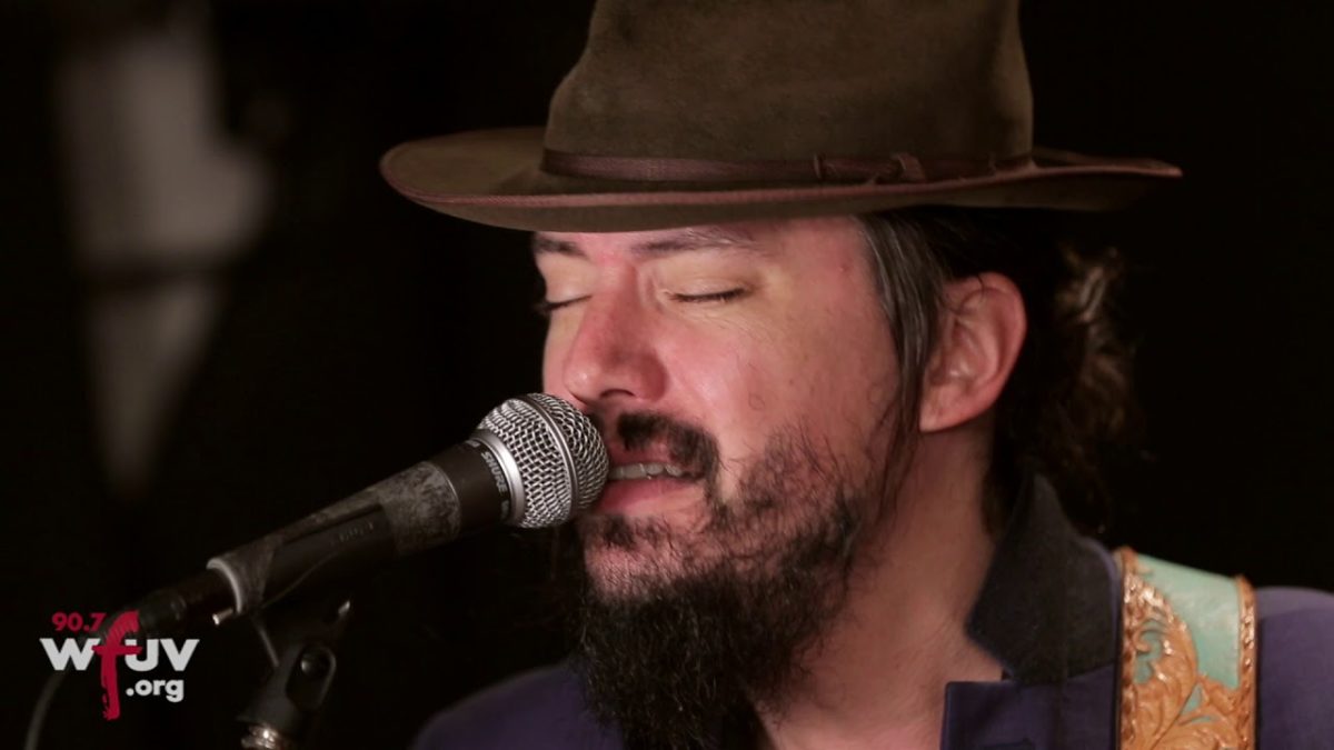 Traveller - "Hummingbird" (Live at WFUV)