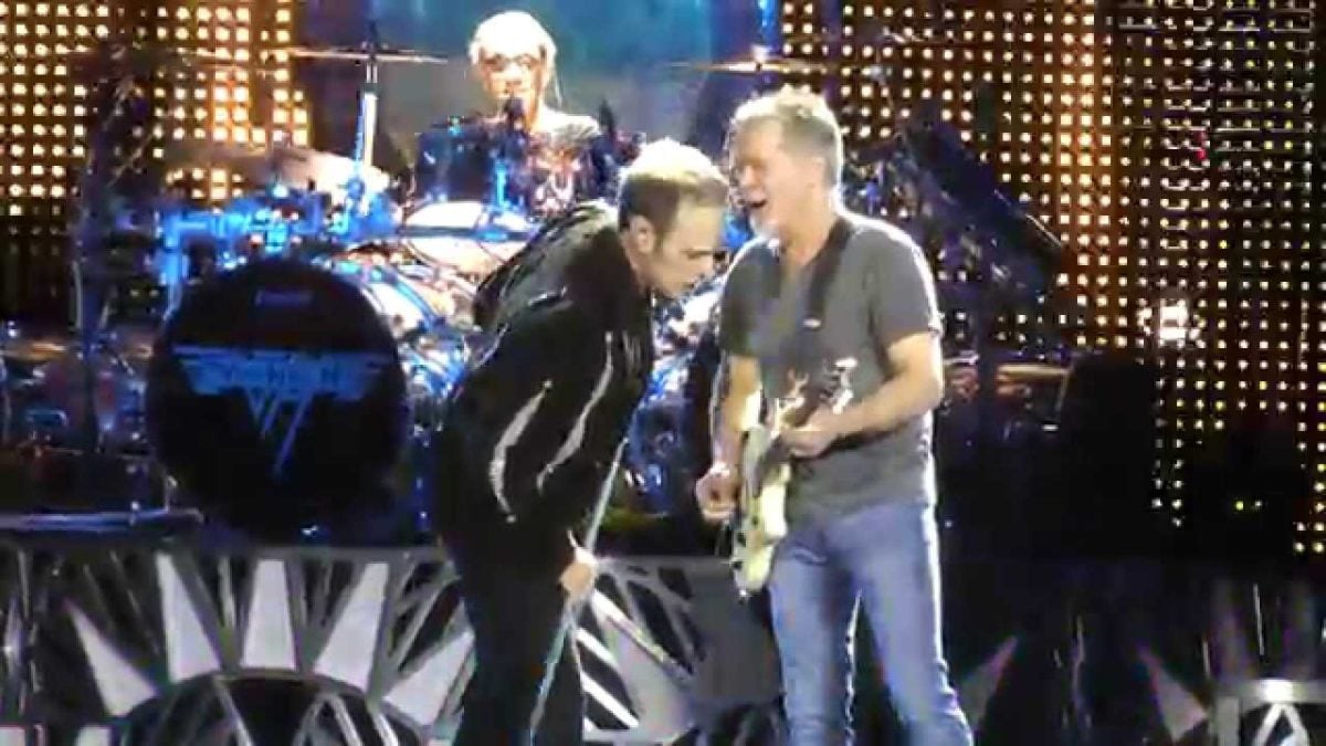 Van Halen - Somebody Get Me A Doctor (Camden,Nj) 8.27.15