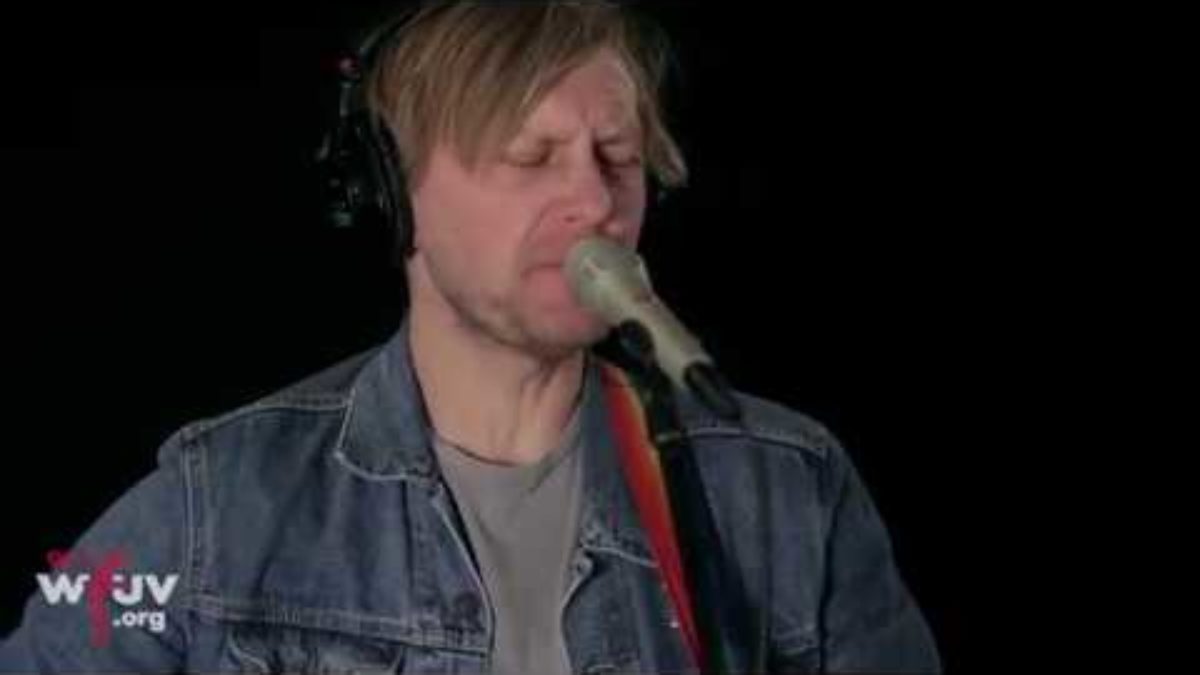 Van William - "Cosmic Sign" (Live at WFUV)